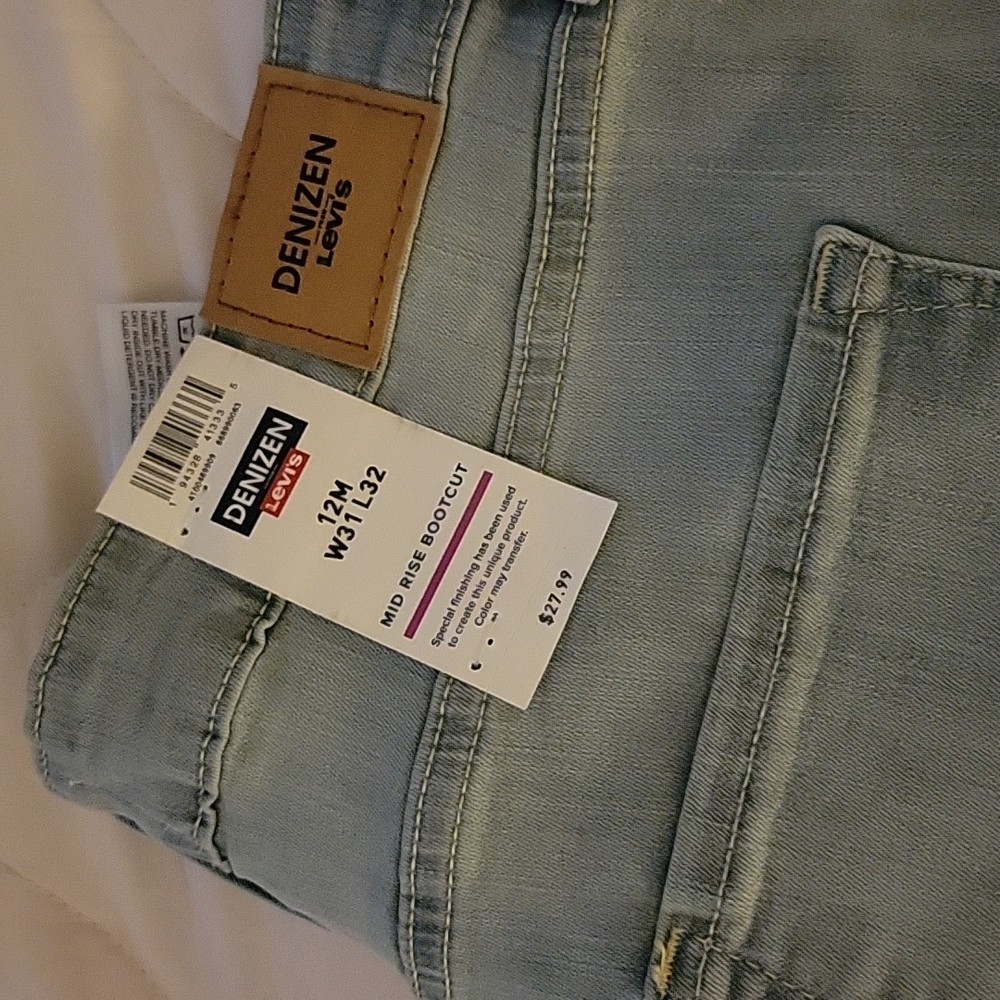 Levi's Denizen midrise bootcut Jeans sz 12M Lightwash